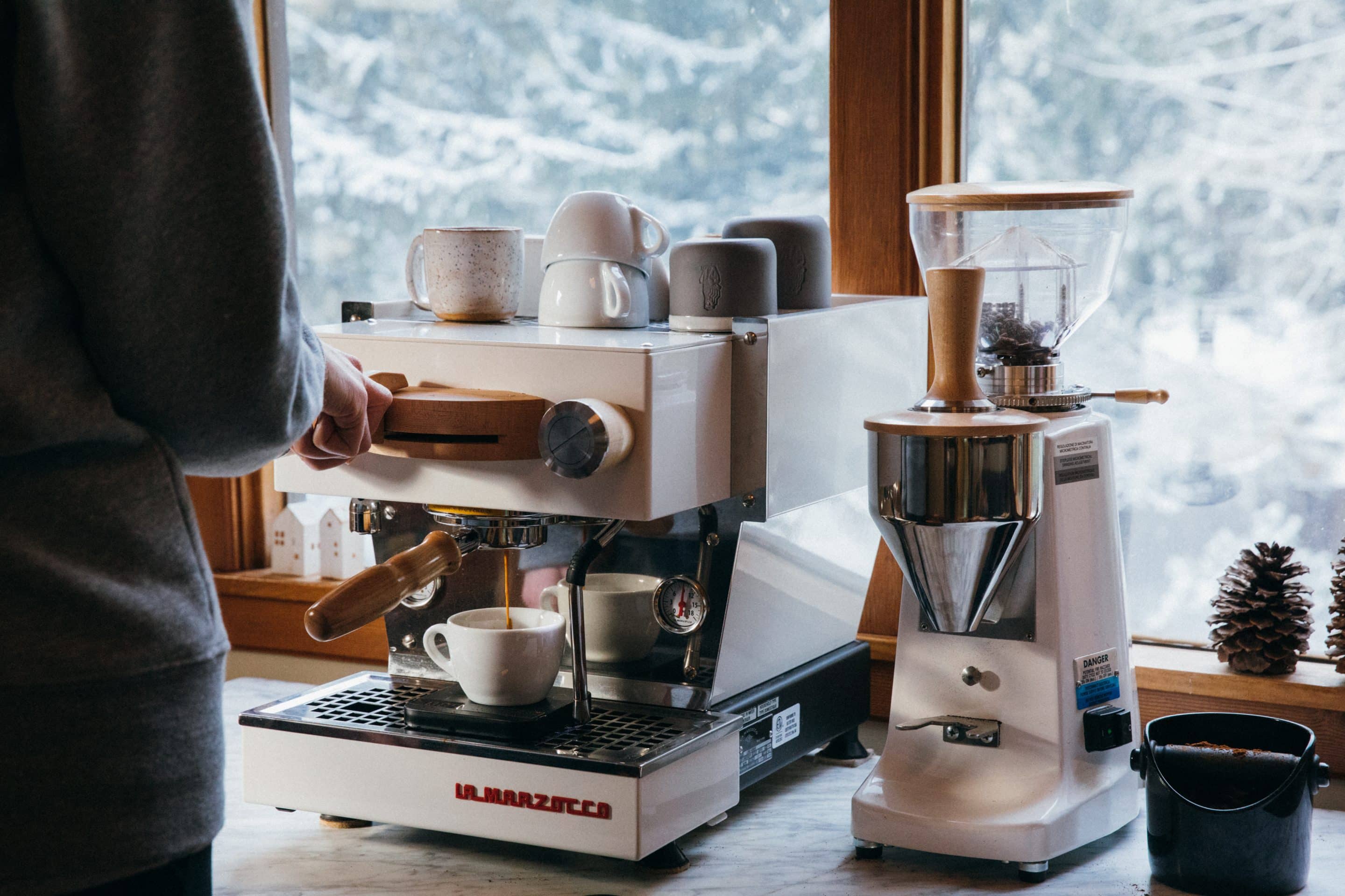 Linea Mini in White La Marzocco Home