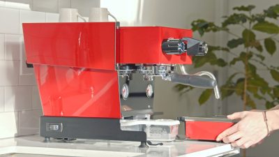 How to Refill and Remove the Linea Micra Reservoir - La Marzocco Home